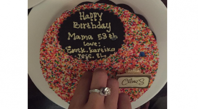 Kue Ulang Tahun untuk sang bunda dari Jessica Iskandar [foto: instagram]