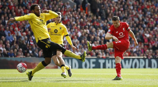 Aksi James Milner saat mencetak gol pertamanya untuk Liverpool (Reuters / Phil Noble)