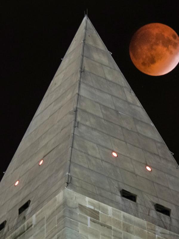 Monumen Washington, Amerika Serikat. | via: AP Photo/J. David Ake