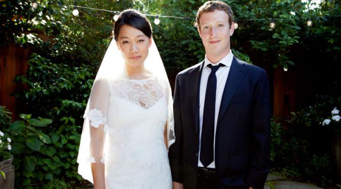 Resepsi pernikahannya dengan Priscilla Chan hanya mengundang sekitar 100 orang. | via: washingtonpost.com