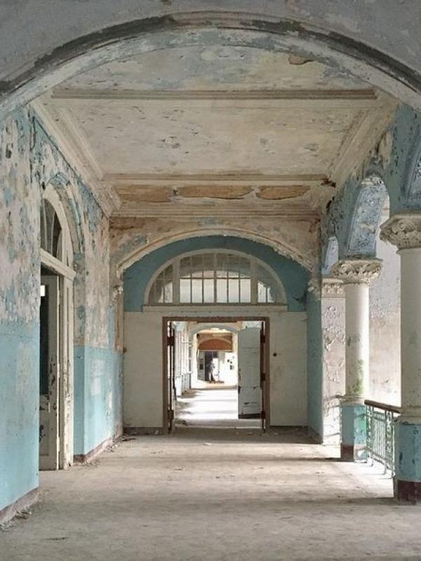 Beelitz Sanatorium, Jerman. | via: instagram.com/whatalexloves 