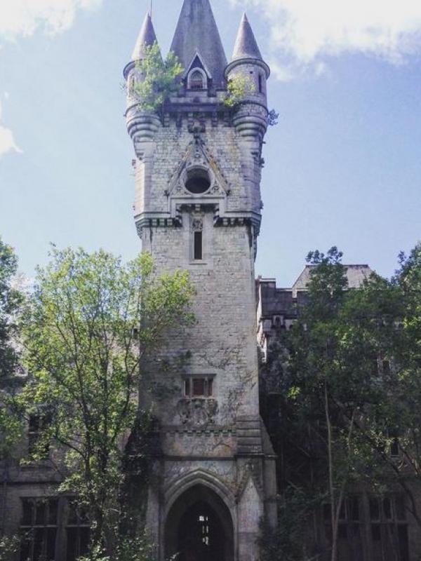Chateau Miranda, Perancis. | via: instagram.com/masciafilippo