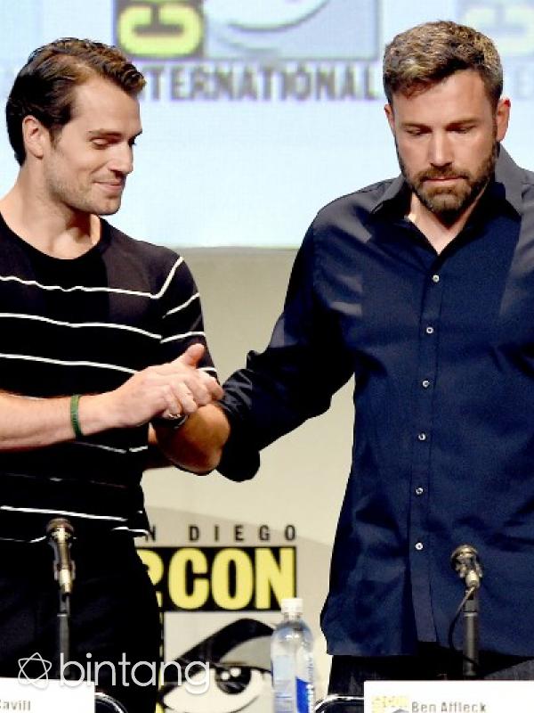 Disutradarai oleh Zack Snyder,Batman v Superman: Dawn of Justice dinilai fenomenal karena mempertemukan Batman dan Superman dalam satu film. (AFP/Bintang.com)