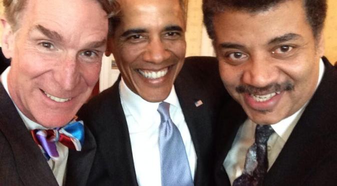 Obama, Bill Nye, dan Neil de Grasse Tyson | via: i.kinja-img.com