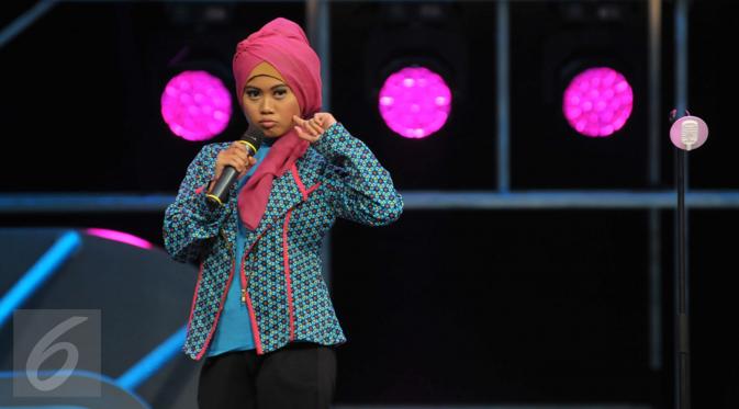 Muzdalifah, salah satu peserta Stand Up Comedy Academy yang akan tampil di malam final. [Foto: Faisal R. Syam/Liputan6.com]