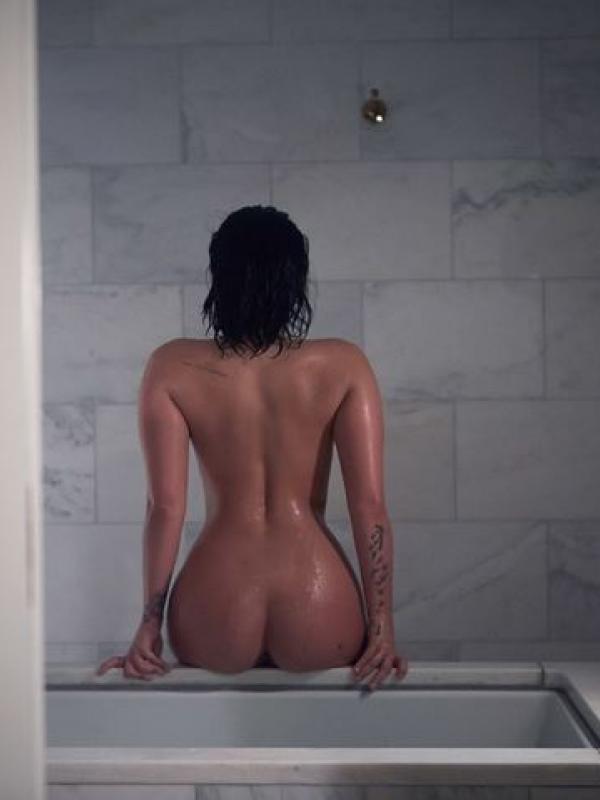 Demi Lovato (via vanityfair.com)