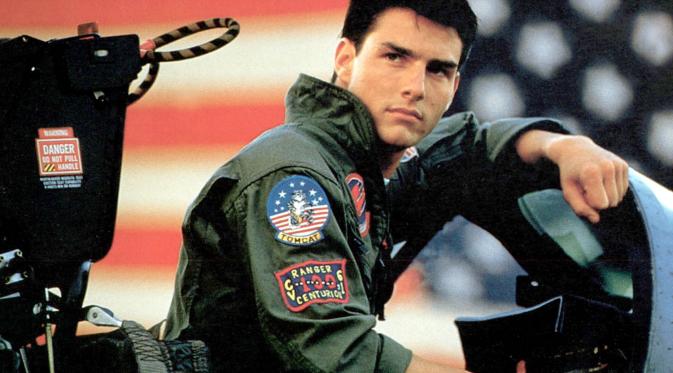 Tom Cruise dalam film Top Gun (1986) | via: images.fashionnstyle.com