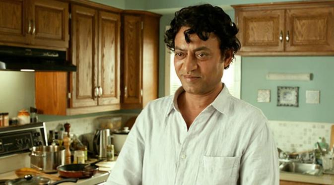 Aksi Irrfan Khan dalam salah satu adegan film `Life of Pi`