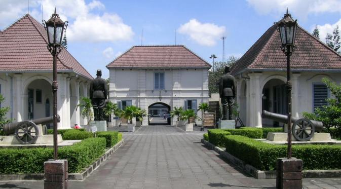 Yogyakarta memiliki banyak destinasi wisata mitos yang menantang dan patut untuk dikunjungi