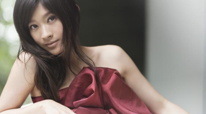 Aktris cantik asal Jepang, Ryoko Shinohara. (aosora.info)