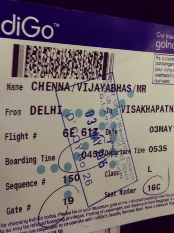 Ternyata Kamu Harus Menyobek 'Boarding Pass' Setelah Digunakan. | via: vijayabhaskarchenna.tumblr.com