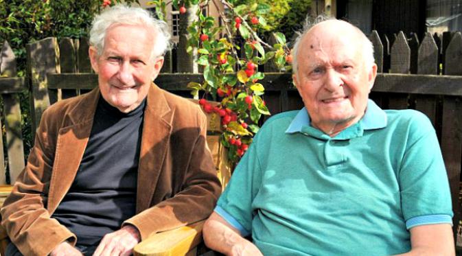 Dua orang veteran pilot pesawat tempur Polandia semasa Perang Dunia II tidak menyadari telah berdekatan selama beberapa bulan terakhir. (Daily Mail)