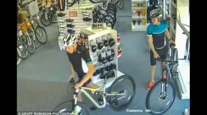 Pencurian sepeda merupakan 20 persen dari seluruh kasus kejahatan yang ada di kota. (foto: Daily Mail)