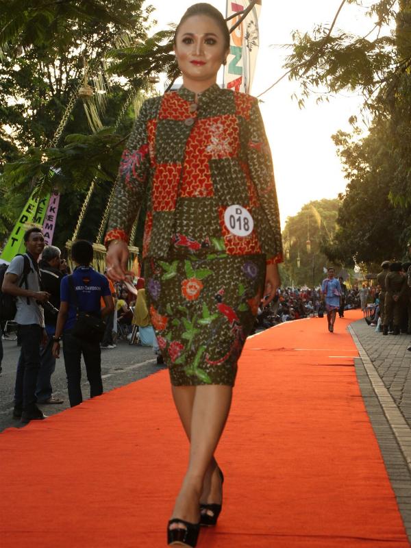Batik on The Pedestrian. [Foto: Dian Kurniawan/Liputan6.com]