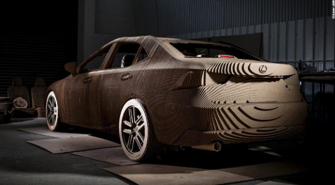 Lexus menciptakan replika salah satu model mobil sedannya. (foto: CNN)