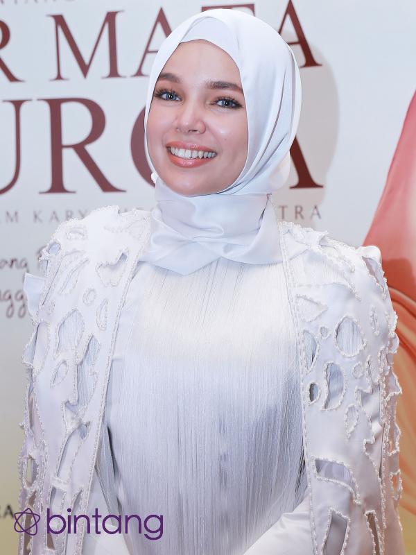  Dewi Sandra di premiere film Air Mata Surga (Galih W. Satria/bintang.com)