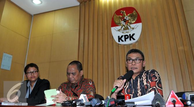 PLT Pimpinan KPK Johan Budi menggelar konferensi pers terkait penetapan Sekjen partai Nasdem, Patrice Rio Capella (PRC), Jakarta, Kamis (15/10/2015). Penetapan terkait pemeriksaan lanjutan kasus bansos sumatra utara. (Liputan6.com/Helmi Afandi)