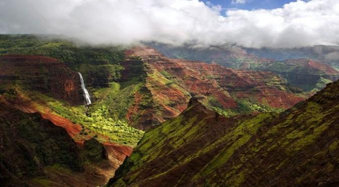 Berkelana menyusuri lembah dan tebing dengan pemandangan indah Grand Canyon ala Hawaii