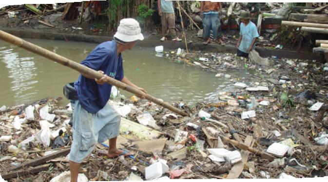 Program Blue Bag dari IKEA untuk mewujudkan 100 septic tank di Penjaringan, Jakarta Utara.