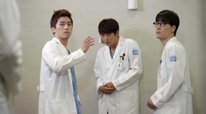 Joo Won saat berperan sebagai  Park Shi-on--penderita autis yang berhasil jadi dokter--dalam drama Korea Good Doctor.
