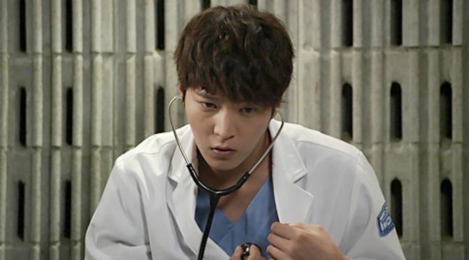 Joo Won saat berperan sebagai  Park Shi-on--penderita autis yang berhasil jadi dokter--dalam drama Korea Good Doctor.