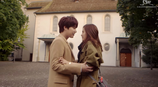 Suasana romantis Kyuhyun dalam videoklip A Million Piece bersama Go Ara.