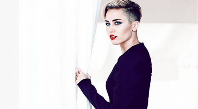 Miley Cyrus [foto: Fashion Magazine]