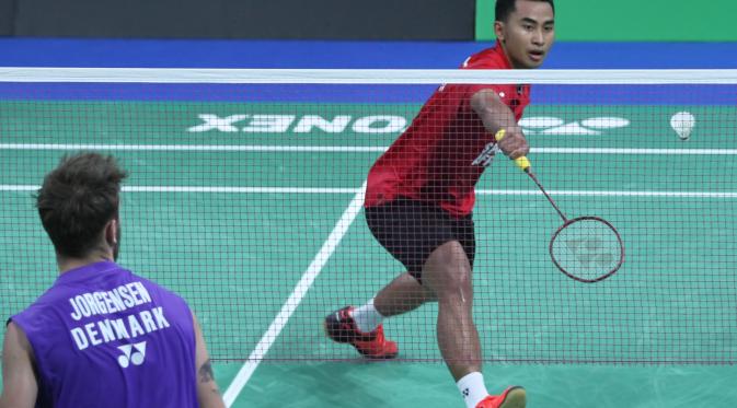 Tunggal putra Indonesia Tommy Sugiarto lolos ke semifinal Denmark Open Super Series Premier 2015. (Liputan6.com/Humas PP PBSI)
