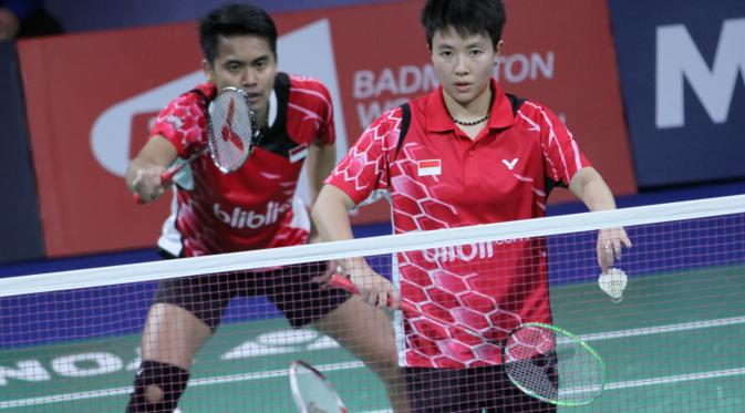 Ganda campuran Indonesia Tontowi Ahmad/Liliyana Natsir lolos ke final Denmark Open Super Series Premier 2015, Sabtu (17/10/2015). (Liputan6.com/Humas PP PBSI)