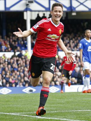 Gelandang MU, Ander Herrera, siap memberikan yang terbaik demi membawa MU meraih kemenangan. (Reuters/Carl Recine)