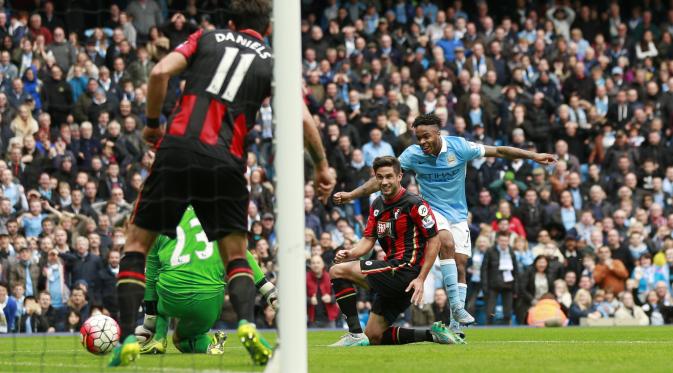 Raheem Sterling saat mencetak gol untuk Manchester City. (Reuters / Jason Cairnduff)