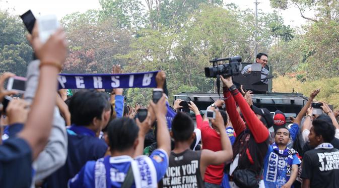 Gubernur DKI Jakarta Basuki Tjahaja Purnama di Stadion Utama Gelora Bung Karno (Liputan6.com/Herman Zakharia)