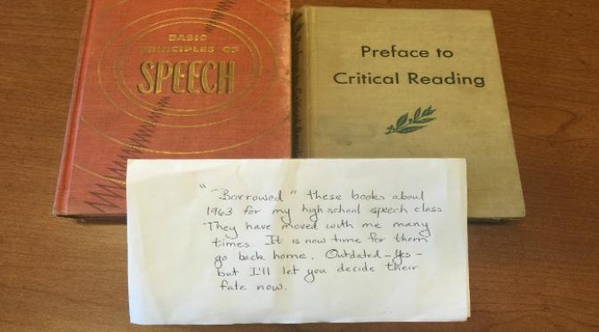 Buku pinjaman dikembalikan 52 tahun kemudian dengan sebuah pesan. (The Oregonian)