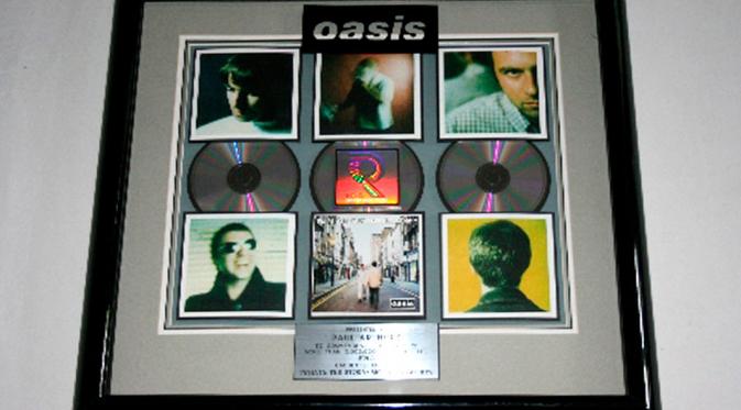 10 Memorabilia Paling Mahal Oasis (via NME.com)