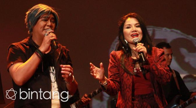 Rita Sugiarto dan Aggrie (Ruswanto/Bintang.com)