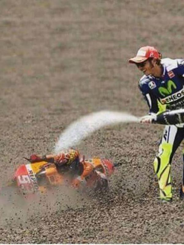  Meme Lucu Rossi Vs Marquez Hiasi MotoGP Sepang 2015 | via: sanggreman.com