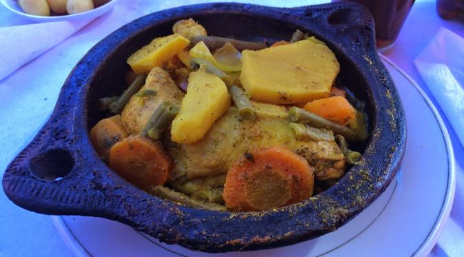 Tagine, makanan khas Moroko. | via: hiddenfreckles.com