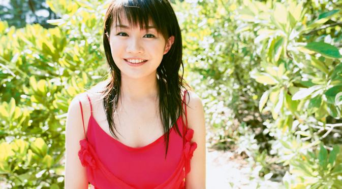 Ai Takabe, salah satu idola sekaligus aktris cantik asal Jepang. (nautiljon.com)