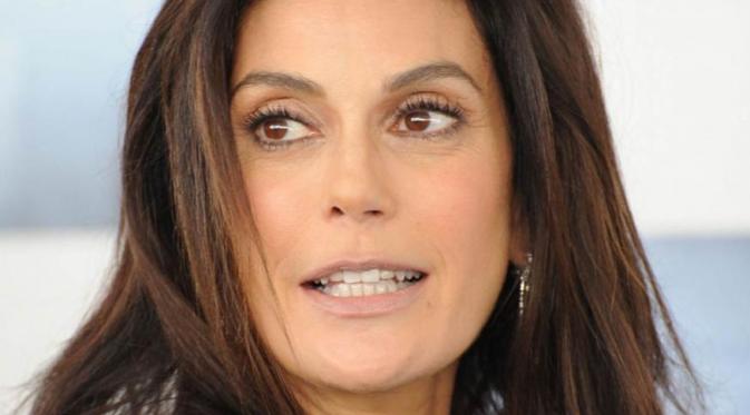 Teri Hatcher (purefans.com)