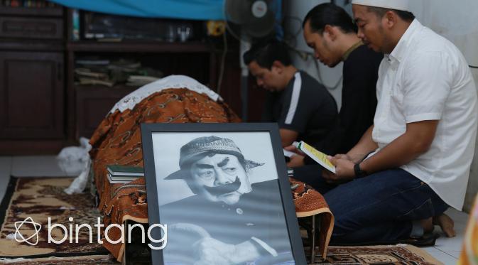 Foto pemakaman almarhum Drs. Suyadi (Pak Raden) (Galih W. Satria/bintang.com)