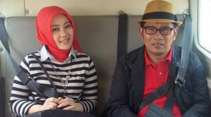 Kang Emil kerap memperlihatkan kemesraan dengan sang istri, Atalia Praratya [foto: instagram/ridwankamil]