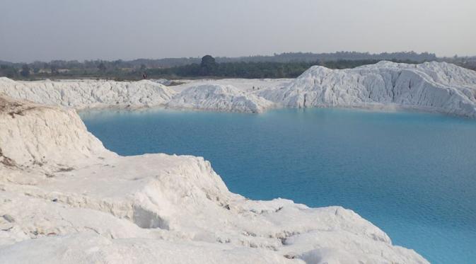 Kolong Kaolin, seindah destinasi dunia yang ada di Indonesia | Via: facebook.com/prima.sutiyono