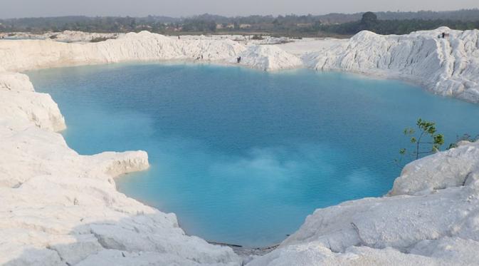 Kolong Kaolin, seindah destinasi dunia yang ada di Indonesia | Via: facebook.com/prima.sutiyono