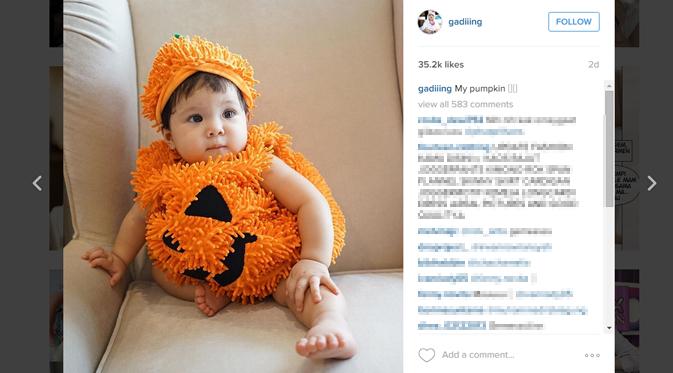 Gempita Noura Marten memakai kostum labu untuk Halloween. (foto: instagram.com/gadiiing)