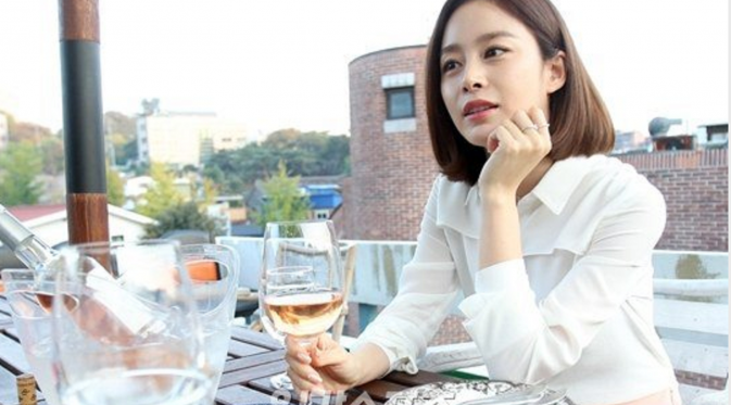 Kim Tae Hee jarang mengungkapkan masalah pribadinya di depan publik, tiba-tiba saja membicarakan kekasihnya, Rain.
