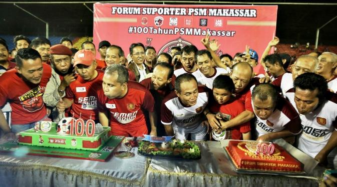 Forum Suporter Makassar, kelompok pendukung PSM, ingin tim Juku Eja kembali ke jajaran elite sepak bola Indonesia. (Bola.com/Ahmad Latando)