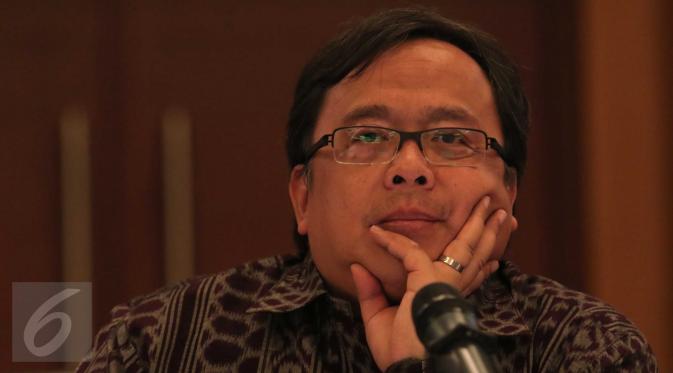 Menteri Keuangan Bambang PS Brodjonegoro saat memberikan keterengan pers di Gedung Pajak, Jakarta, Selasa (3/11/2015). Dalam keterangan tersebut Menkeu menjelaskan perincian APBN 2016 yang telah disahkan. (Liputan6.com/Angga Yuniar)