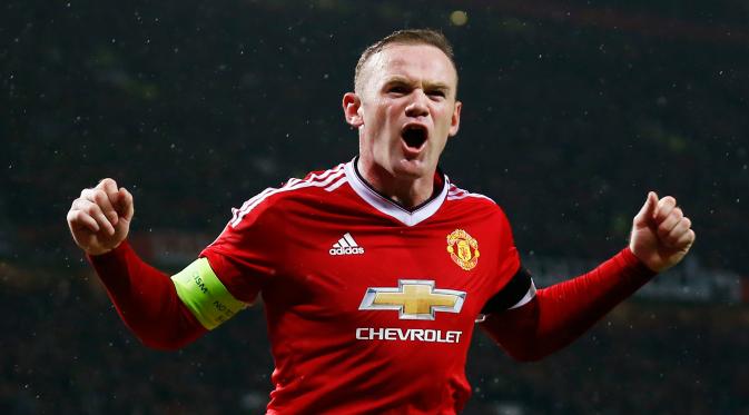 Penyerang MU,Wayne Rooney melakukan selebrasi usai mencetak gol kegawang CSKA Moscow pada liga champions di stadion Old Trafford,Inggris (3/11). Manchester United menang atas CSKA Moscow dengan skor 1-0. (Reuters/Darren Staples)