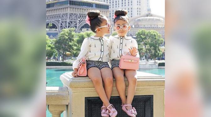 Bella dan Chloe, sepasang gadis kembar super modis. (foto: Instagram/theroyaltwins)