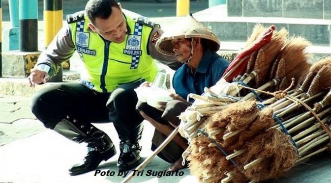 Foto-foto Polisi Ini Akan Membuat Kamu Langsung Jatuh Cinta | via: yudibatang.com